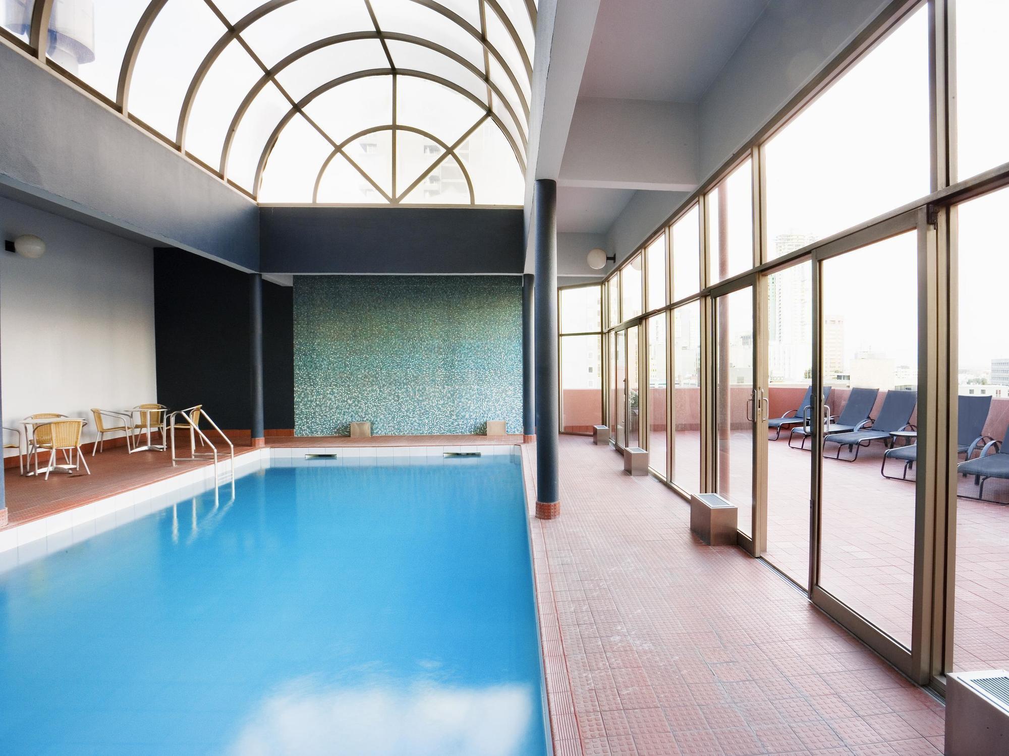 Mantra On The Park Aparthotel Melbourne Exterior photo